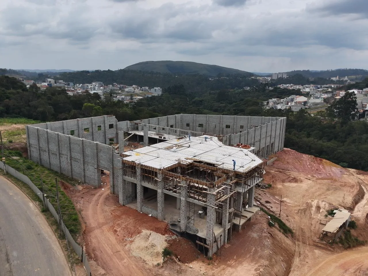 Nova estrutura da Uni Soluções em construção